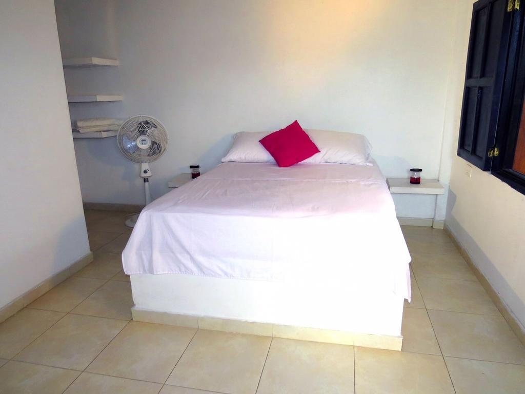 Palomino Breeze Hostal Δωμάτιο φωτογραφία